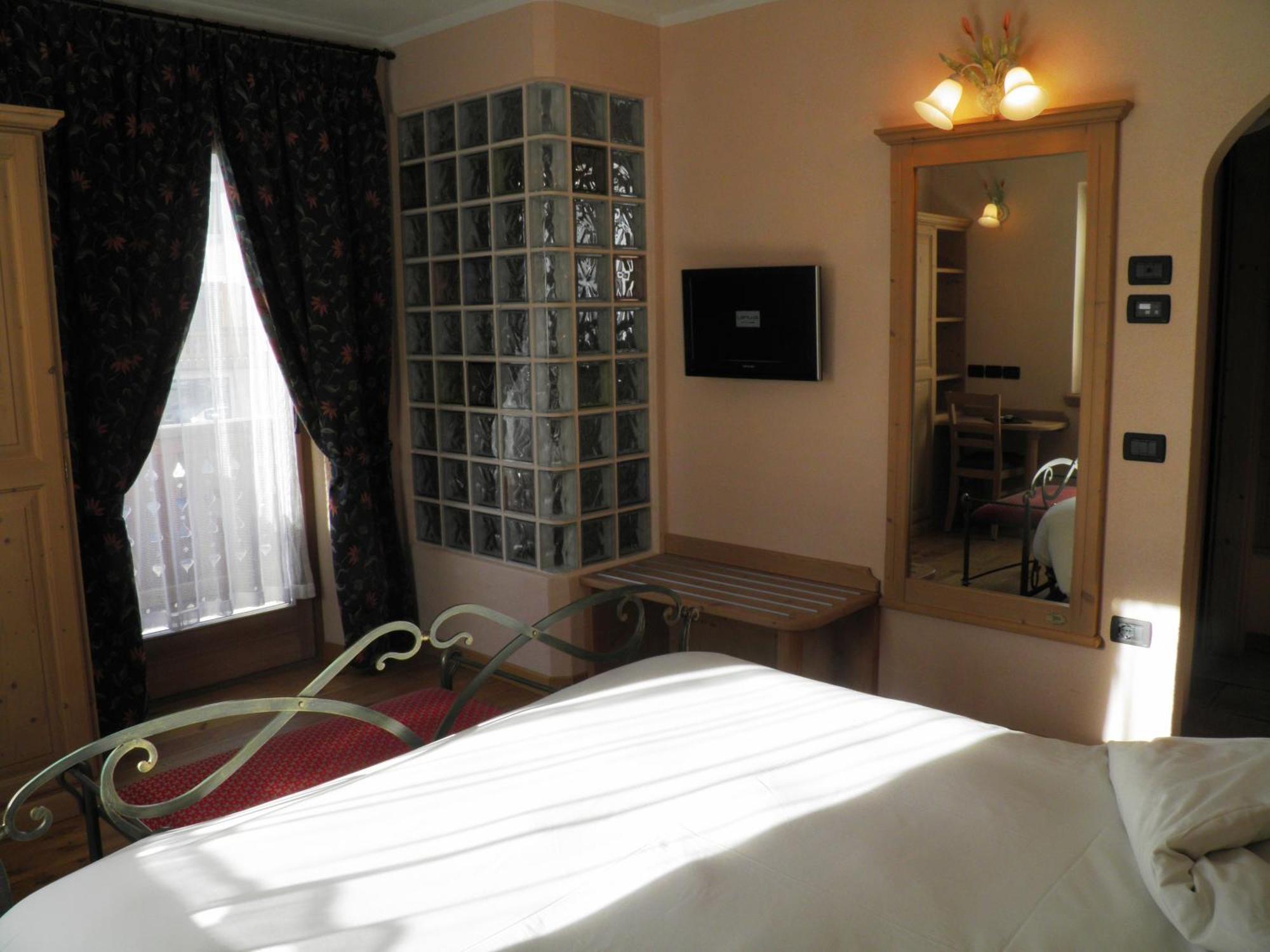 Hotel Pontiglia 리비뇨 객실 사진