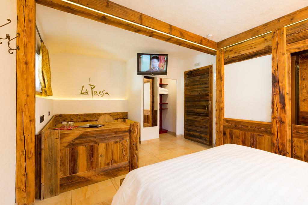 Hotel Pontiglia 리비뇨 외부 사진