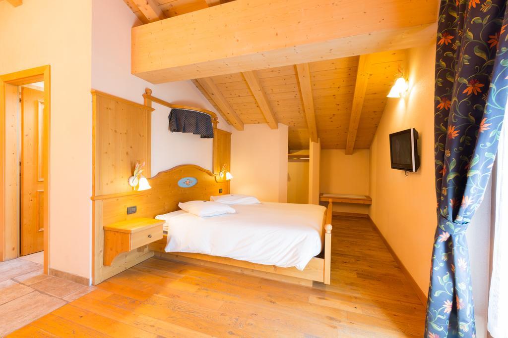 Hotel Pontiglia 리비뇨 외부 사진