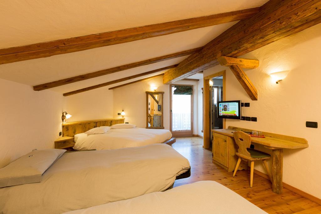 Hotel Pontiglia 리비뇨 외부 사진